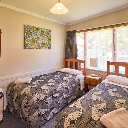 Accommodation Fiordland The Bach - One Bedroom Cottage At 226B Milford Road Te Anau Kültér fotó