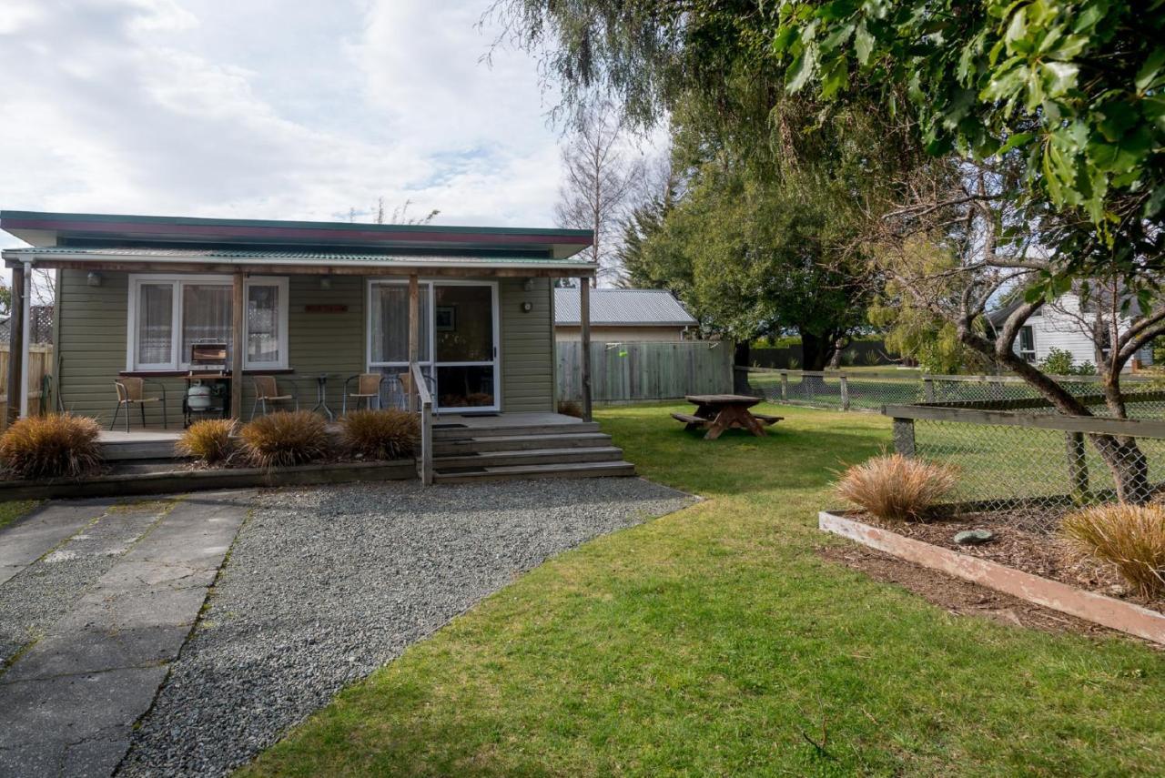 Accommodation Fiordland The Bach - One Bedroom Cottage At 226B Milford Road Te Anau Kültér fotó