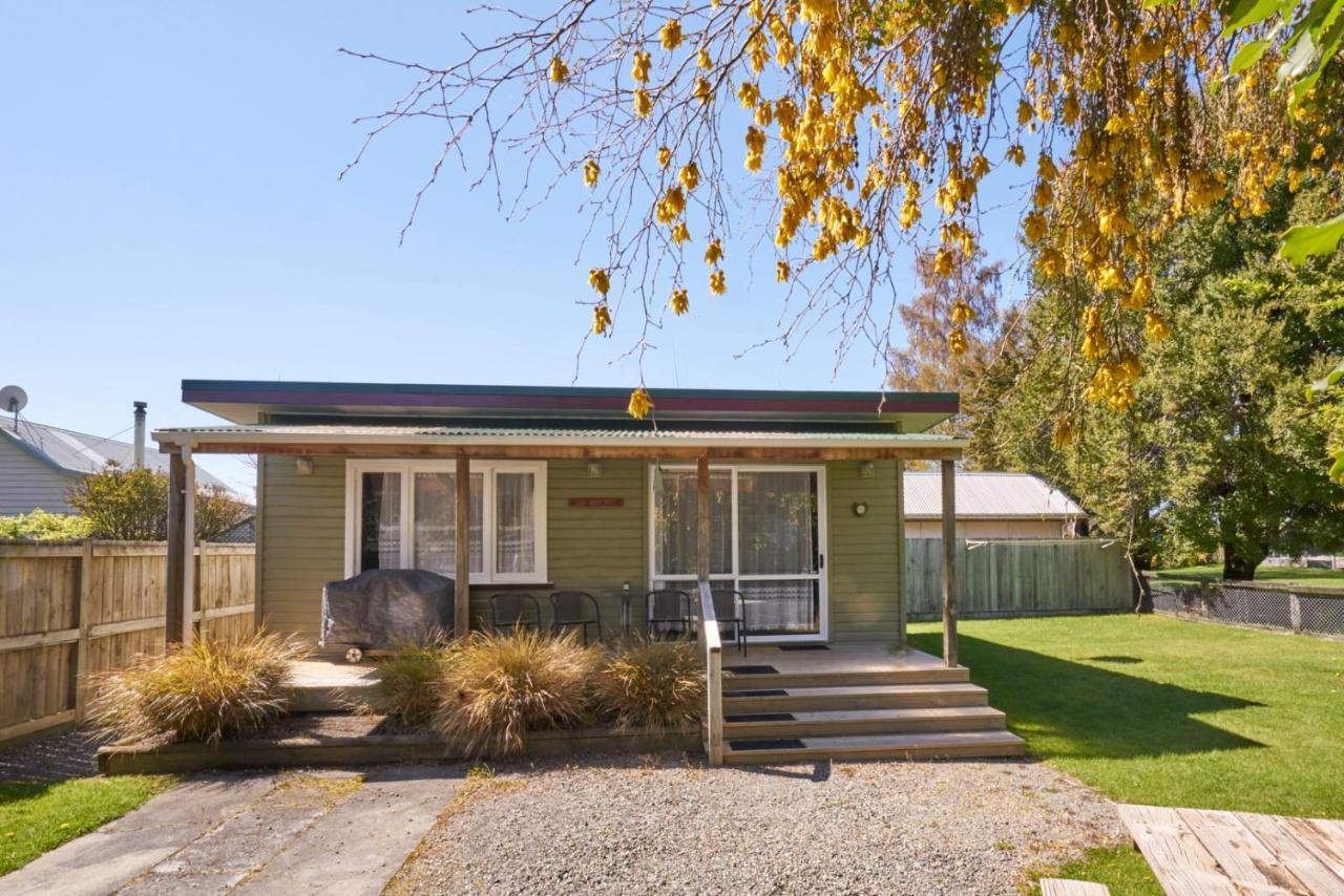 Accommodation Fiordland The Bach - One Bedroom Cottage At 226B Milford Road Te Anau Kültér fotó
