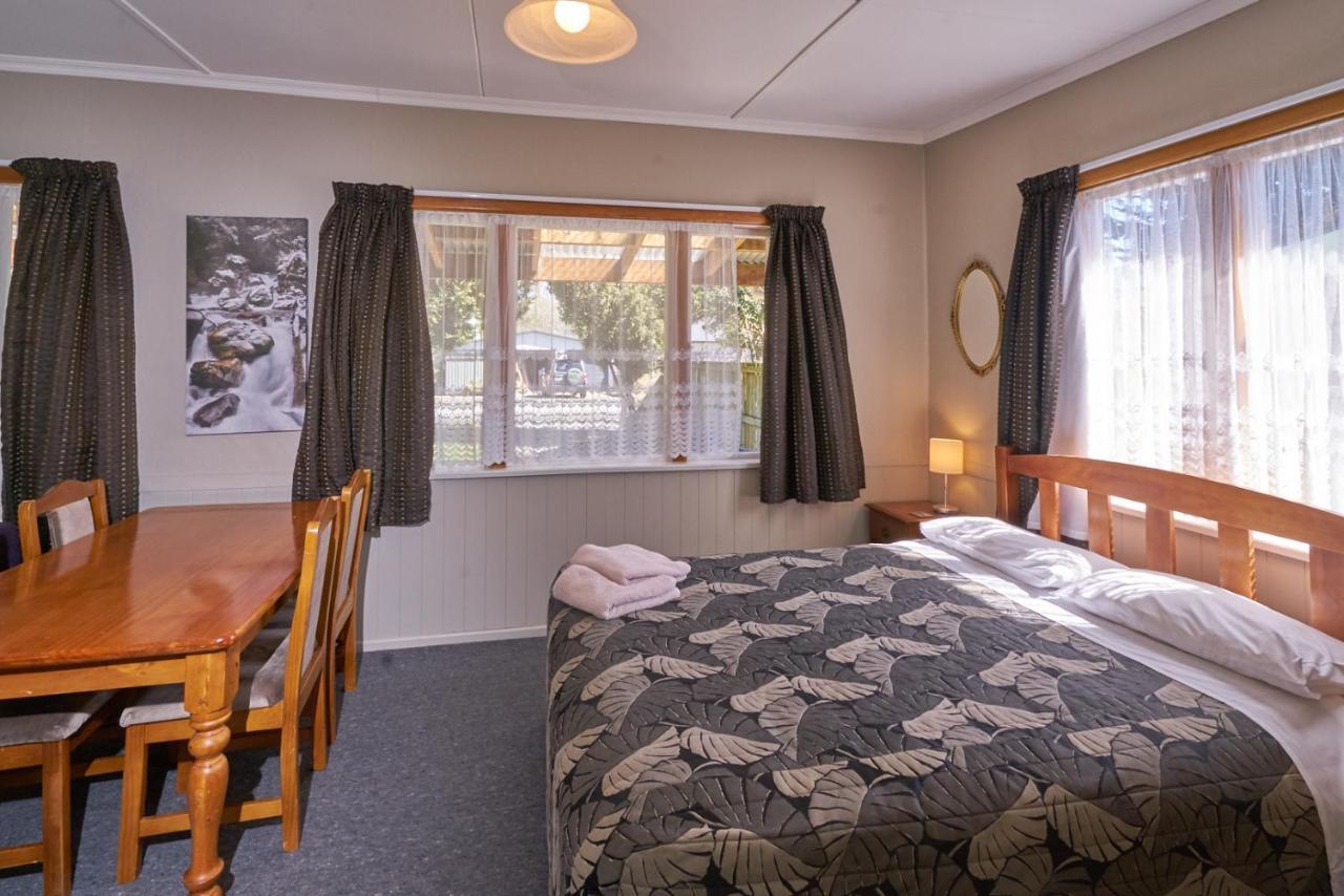 Accommodation Fiordland The Bach - One Bedroom Cottage At 226B Milford Road Te Anau Kültér fotó