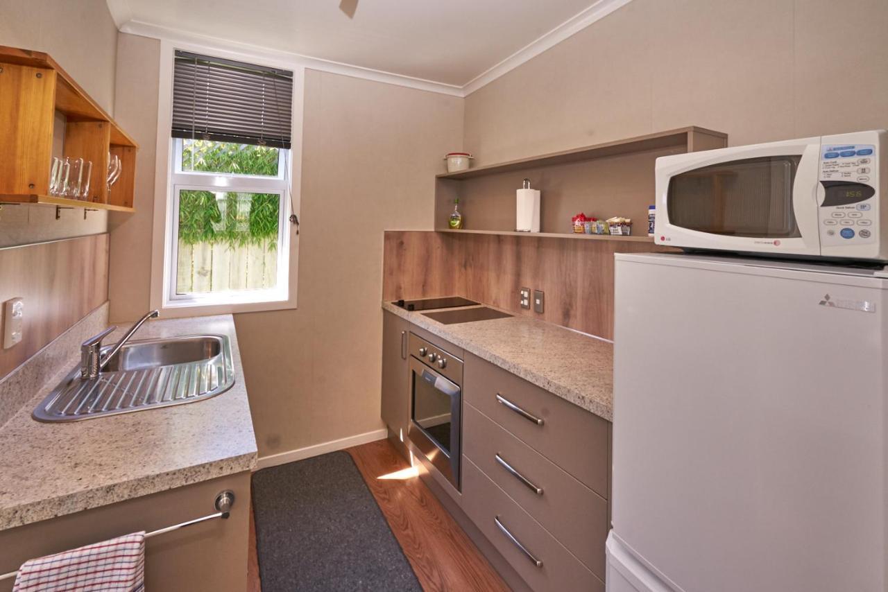 Accommodation Fiordland The Bach - One Bedroom Cottage At 226B Milford Road Te Anau Kültér fotó