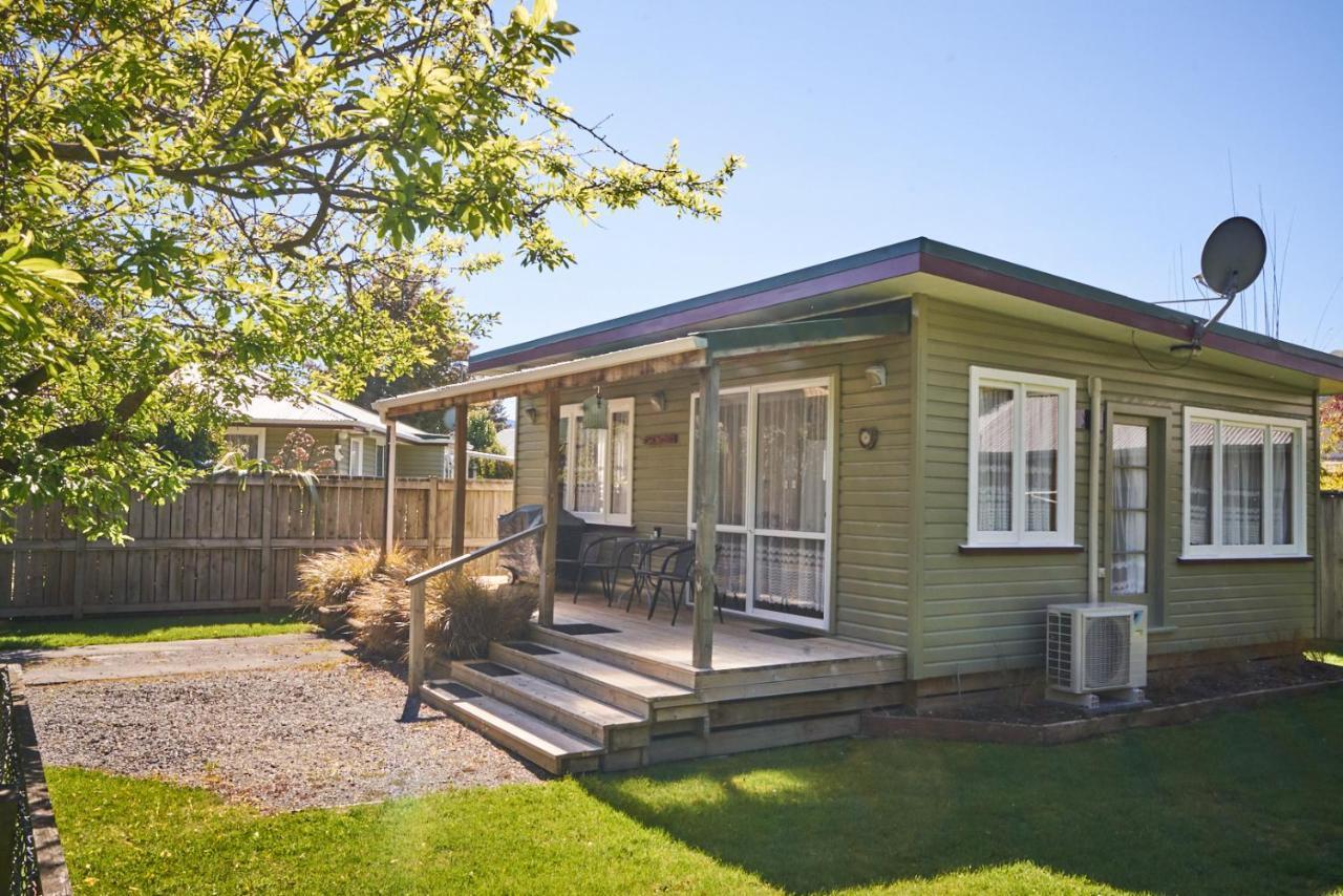 Accommodation Fiordland The Bach - One Bedroom Cottage At 226B Milford Road Te Anau Kültér fotó